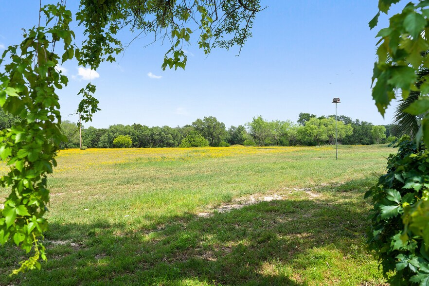 More Photos Of 534 County Road 407, Spicewood Land For Sale