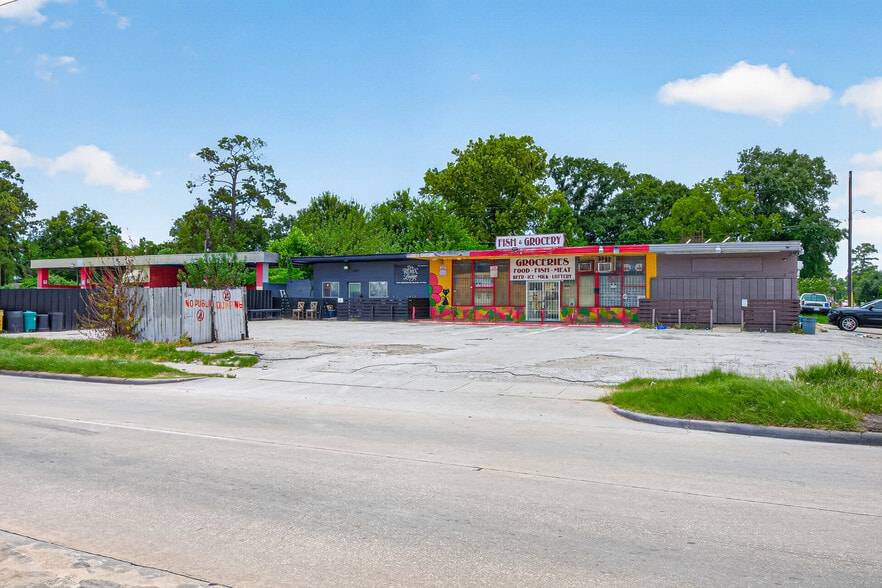 Primary Photo Of 11311 Homestead Rd, Houston Storefront For Sale