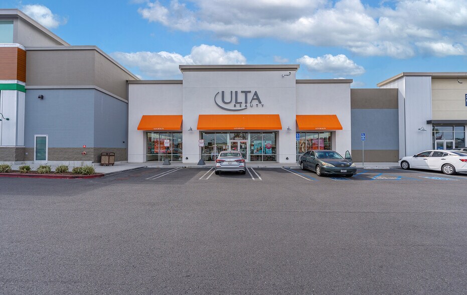 More Photos Of 9852 Chapman Ave, Garden Grove Unknown For Lease