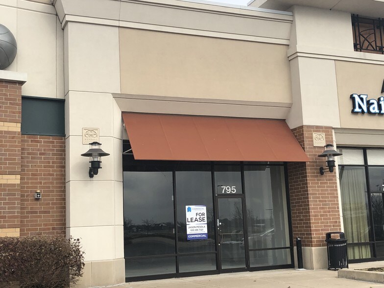 More Photos Of 731-871 Erica Ln, Yorkville Freestanding For Lease