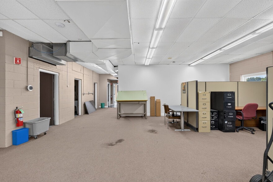 More Photos Of 234 O'Neil Blvd, Attleboro Manufacturing For Sale