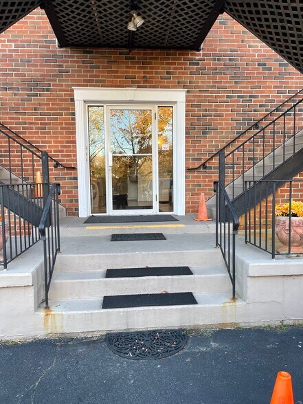 More Photos Of 344-350 Silas Deane Hwy, Wethersfield Medical For Lease