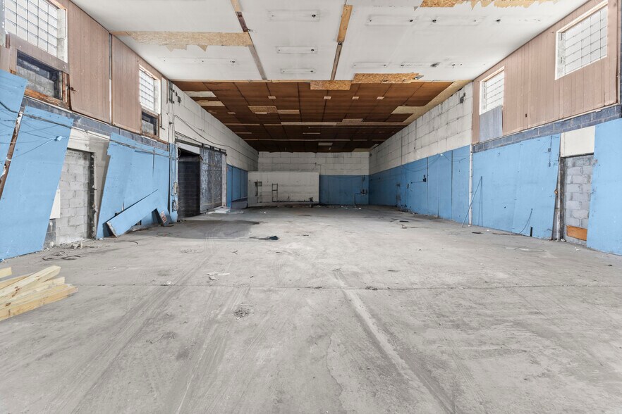 More Photos Of 15306 Rosa Parks Blvd, Detroit Warehouse For Sale