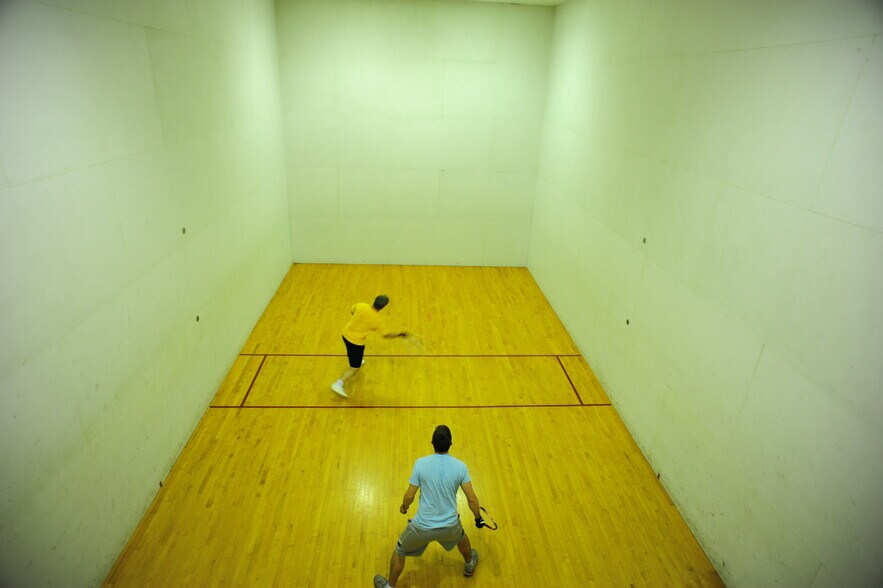 More Photos Of 130 E Wilson Bridge Rd, Worthington Office For Lease