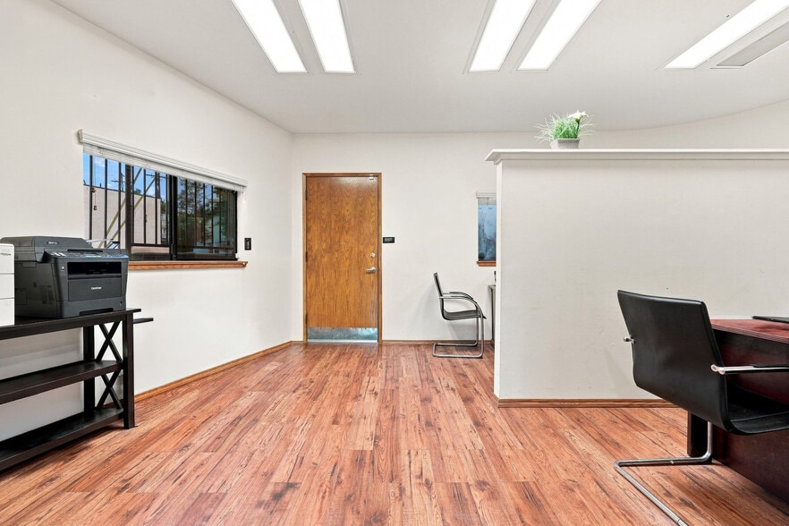 More Photos Of 1063 Colorado Blvd, Eagle Rock Medical For Sale
