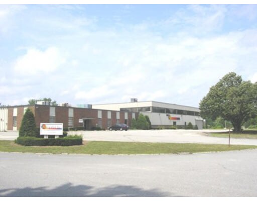 More Photos Of 11 Alpha Rd, Chelmsford Warehouse For Lease