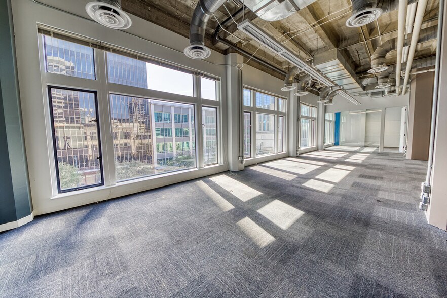 More Photos Of 522 N Congress Ave, Austin Office For Lease