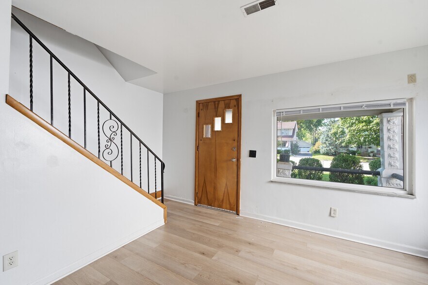 More Photos Of 4170-4174 Broadway, Grove City Multifamily For Sale