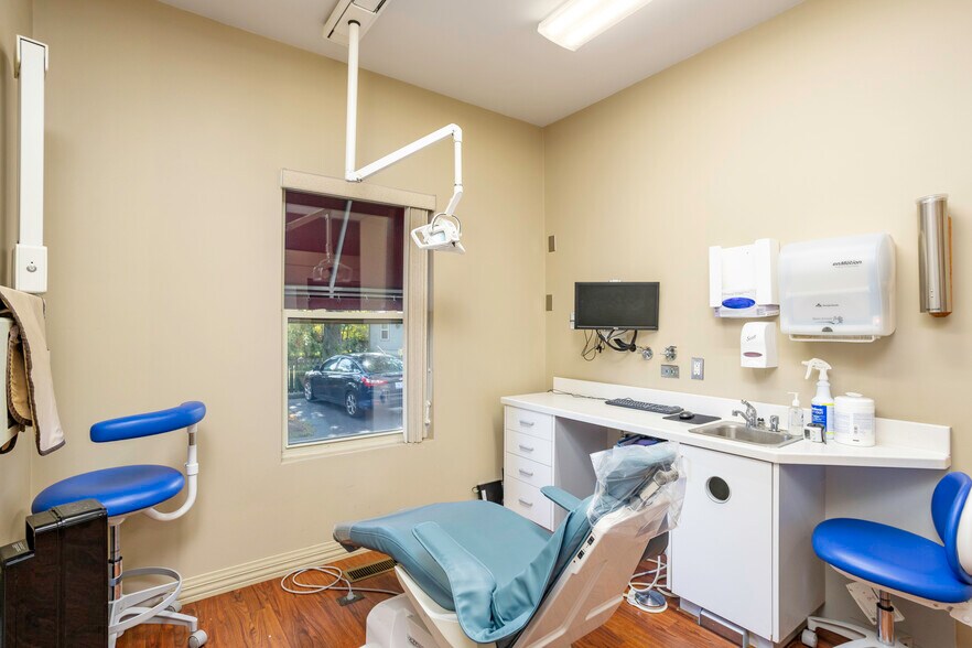 More Photos Of 37235 Goddard Rd, Romulus Office For Sale