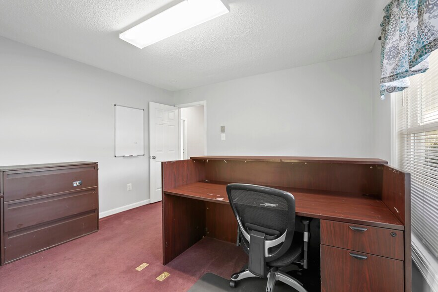 More Photos Of 5755 Courthouse Rd, Spotsylvania Office Residential For Lease