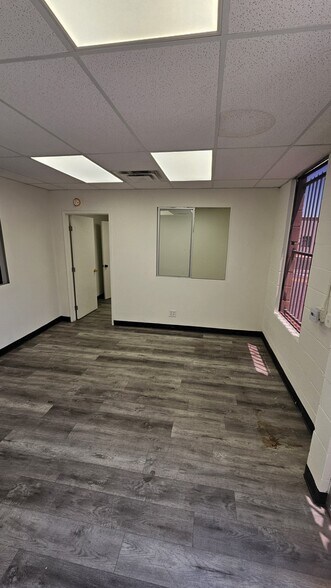 More Photos Of 9410 De Soto Ave, Chatsworth Manufacturing For Lease