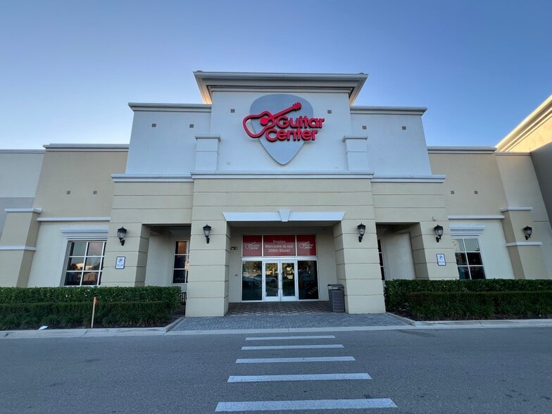 More Photos Of 13575-13585 Tamiami Trl N, Naples Unknown For Lease