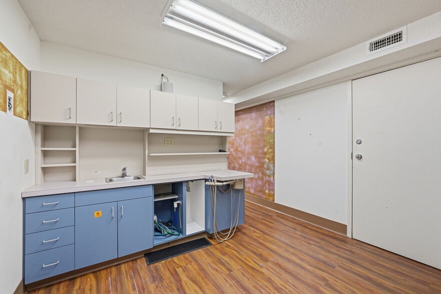 More Photos Of 1050 Sullivan Ave, South Windsor Medical For Sale