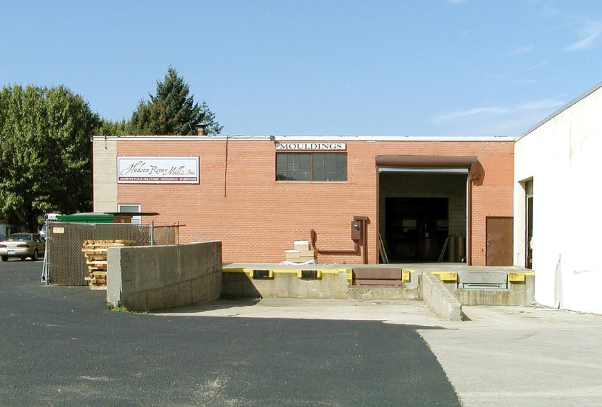 More Photos Of 210-220 Verdi St, Farmingdale Warehouse For Lease