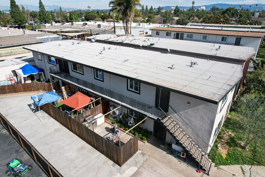 More Photos Of 1917 W Myrtle St, Santa Ana Apartments For Sale