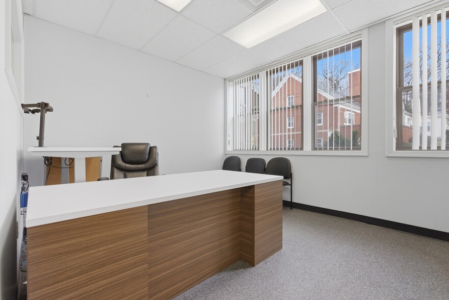 More Photos Of 174 Green St, Melrose Office For Sale