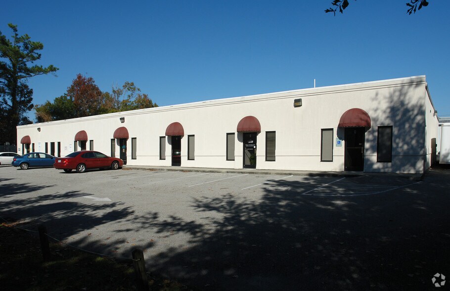 More Photos Of 5202 Carolina Beach Rd, Wilmington Light Distribution For Lease