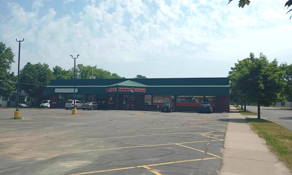 More Photos Of 1405 6th St, Wausau Freestanding For Lease