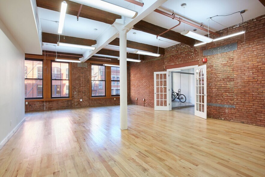 More Photos Of 179 Franklin St, New York Office Residential For Lease