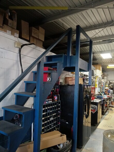 More Photos Of 720 N US 17-92 Hwy, Longwood Light Manufacturing For Sale