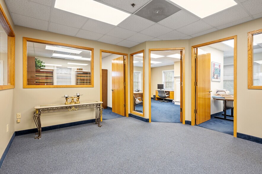 More Photos Of 176 East Main St, Westborough Medical For Sale