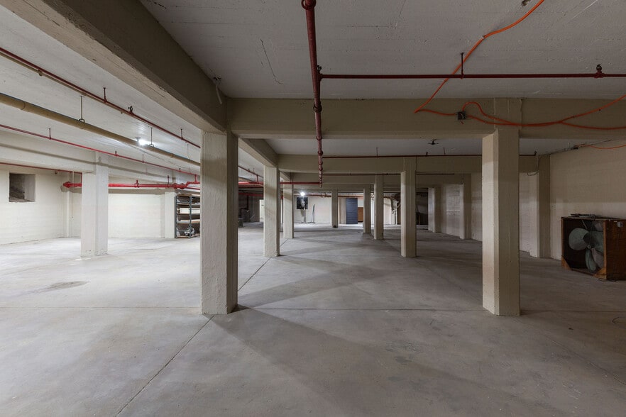 More Photos Of 333 N 6th St, Kansas City Warehouse For Sale