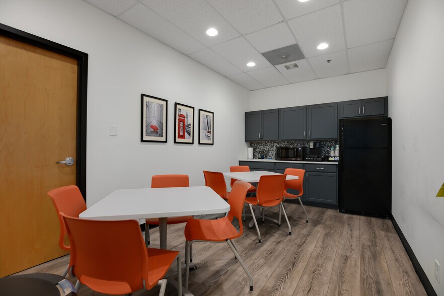 More Photos Of 691 Trade Center Blvd, Chesterfield Coworking Space