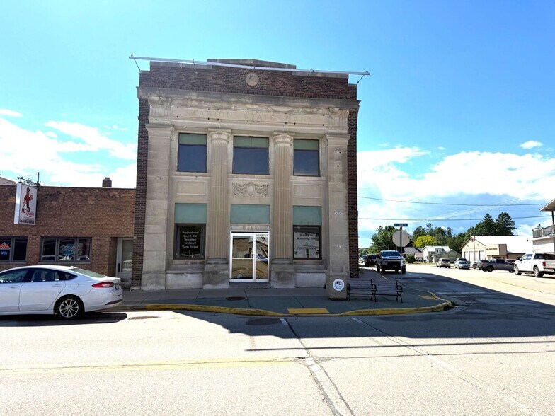 More Photos Of 125 N Main St, Marion Storefront Retail Residential For Sale
