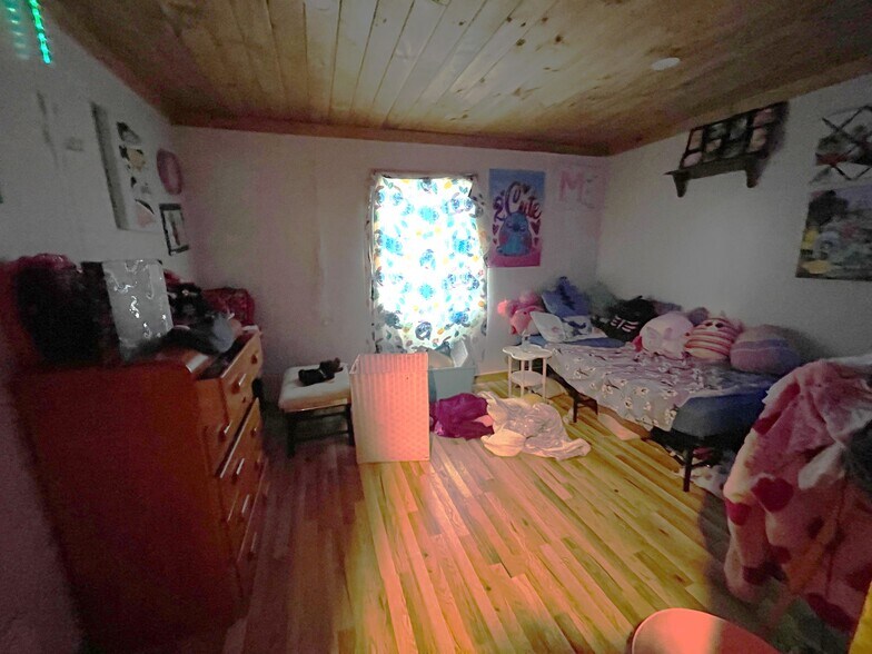 More Photos Of 19 Mason Corner Rd, Saint Albans Multifamily For Sale