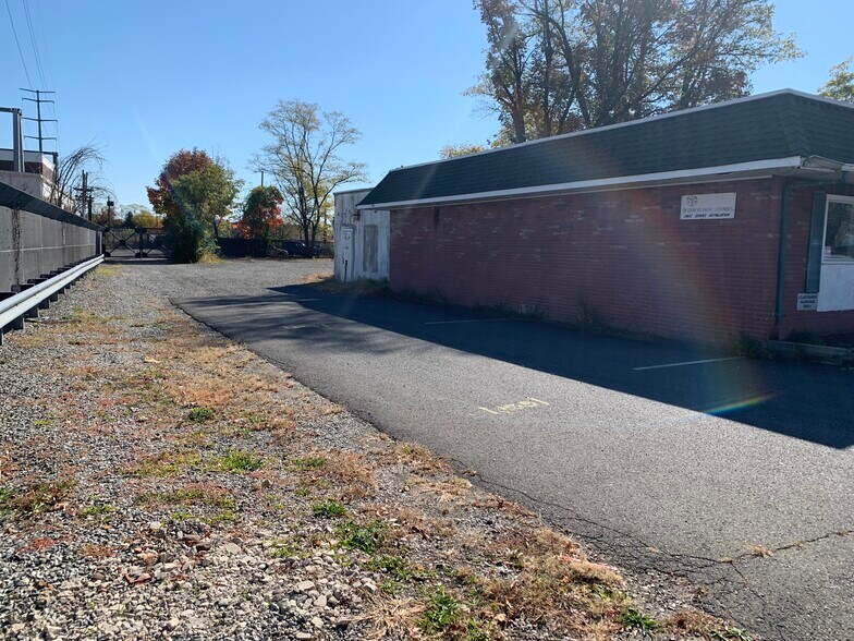 More Photos Of 1508 Front St, Scotch Plains General Retail For Sale