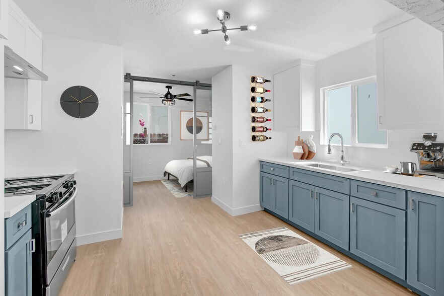 More Photos Of 5926 S Hoover St, Los Angeles Apartments For Sale