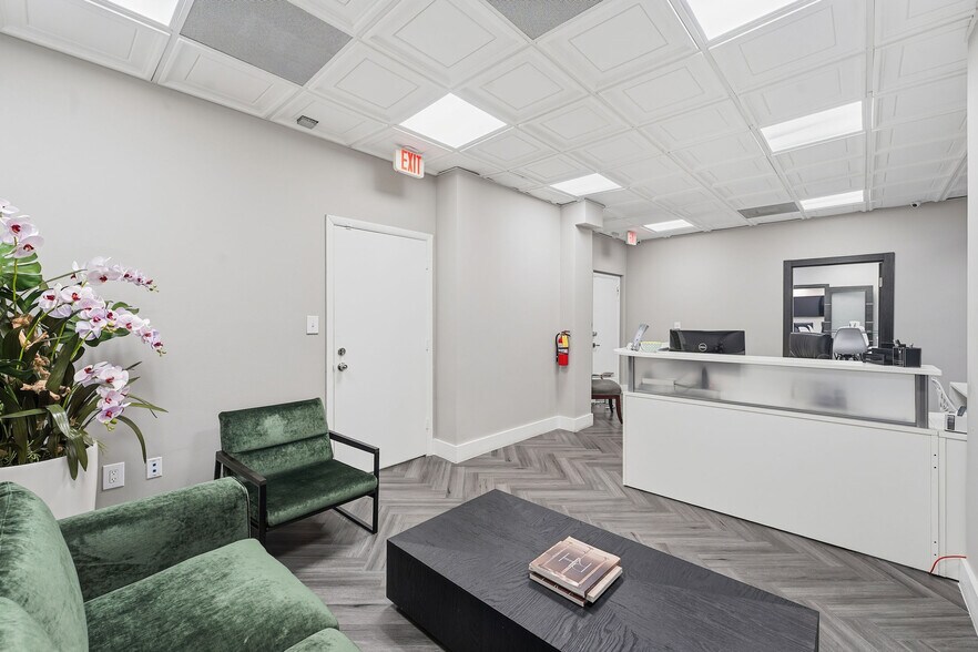 More Photos Of 520 NW 165th St, North Miami Beach Office For Sale