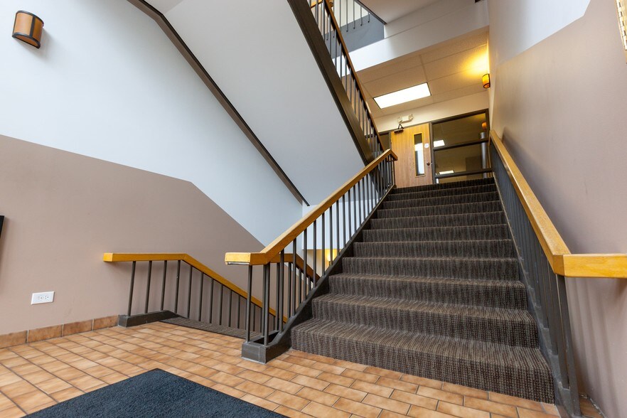 More Photos Of 127 E Lake St, Bloomingdale Office For Lease