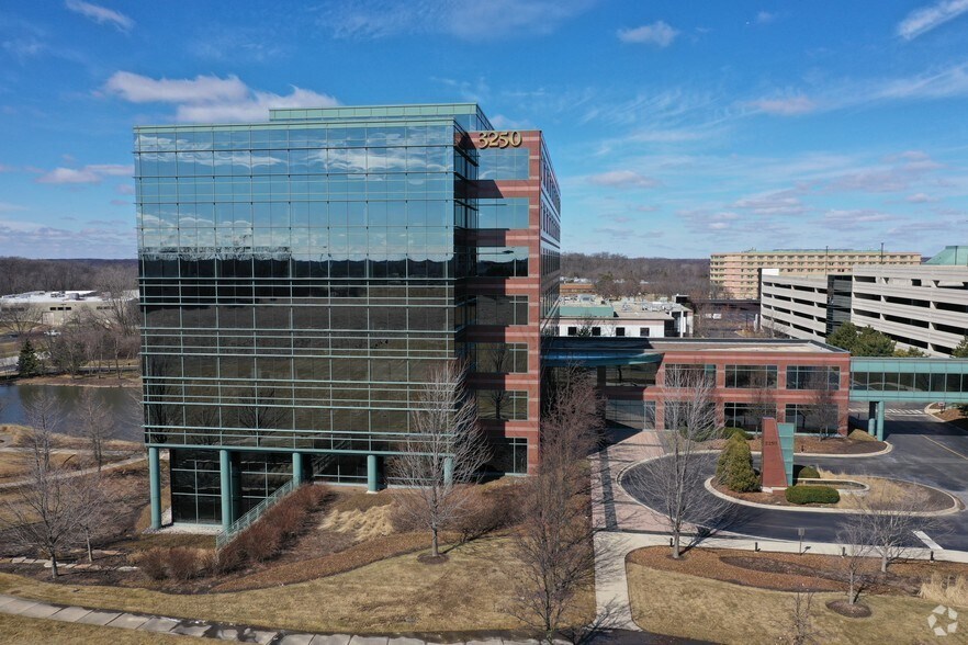 More Photos Of 3250 Lacey Rd, Downers Grove Office For Lease