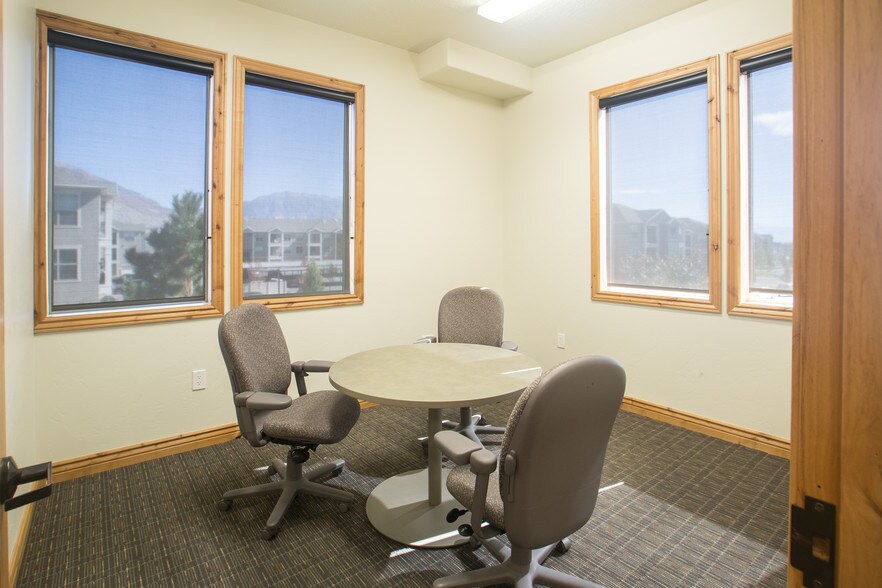 More Photos Of 260 S 2500 W, Pleasant Grove Office For Lease