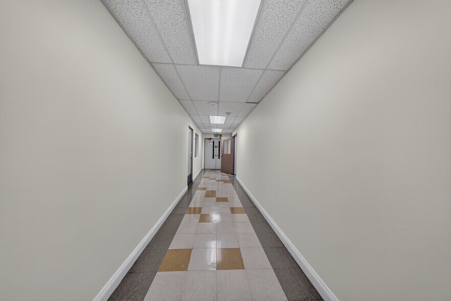 More Photos Of 8484 San Fernando Rd, Sun Valley Warehouse For Lease
