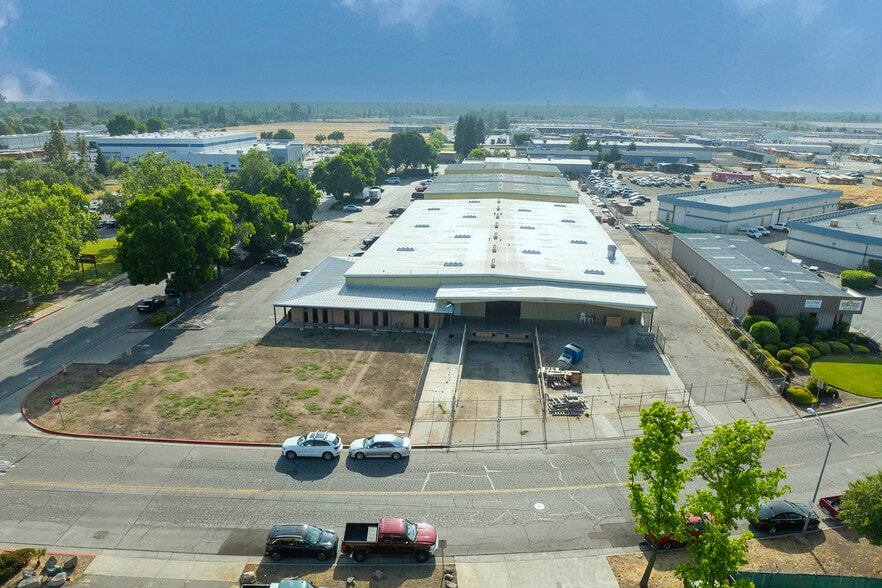 More Photos Of 2170 Wardrobe Ave, Merced Manufacturing For Sale