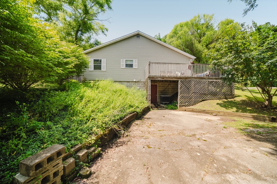 More Photos Of 23095 Buena Vista Rd, Rockbridge Apartments For Sale