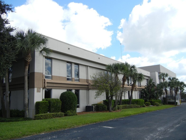 More Photos Of 1144 Griffin Rd, Lakeland Office For Lease