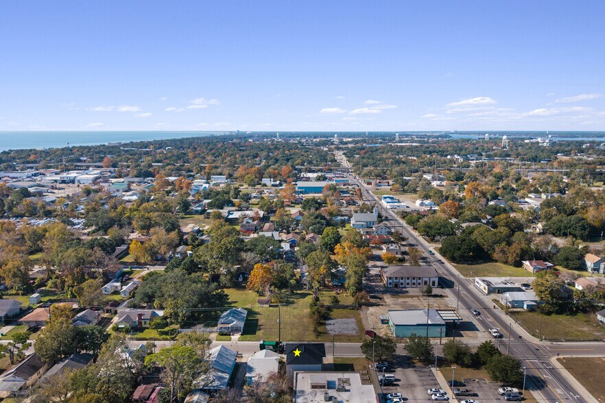 More Photos Of 282 Lameuse St, Biloxi Office For Sale