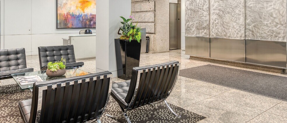 More Photos Of 2 Oliver St, Boston Office For Lease