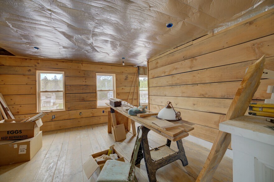 More Photos Of 150 Main St, Benton Office For Sale