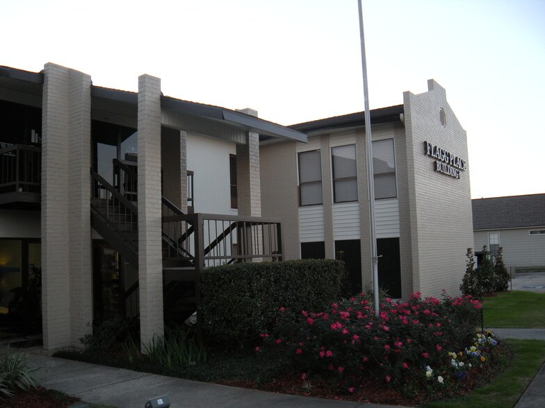 More Photos Of 113 Flagg Pl, Lafayette Medical For Lease