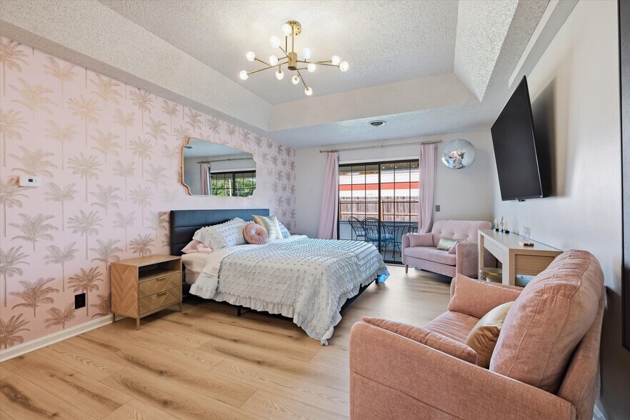 More Photos Of 107 Amity st, Louisburg Hotel For Sale