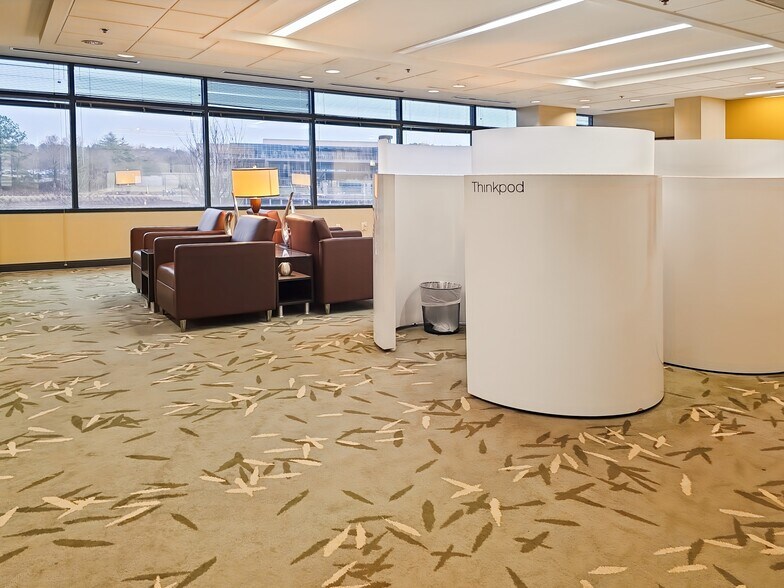 More Photos Of 11555 Medlock Bridge Rd, Duluth Coworking Space