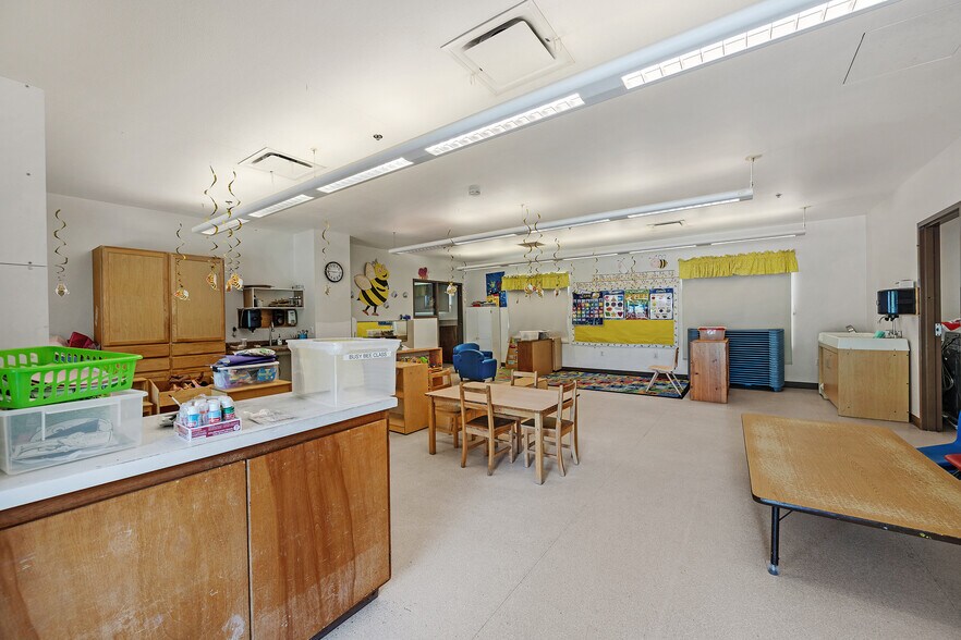 More Photos Of 4930 Newanga Ave, Santa Rosa Religious Facility For Lease