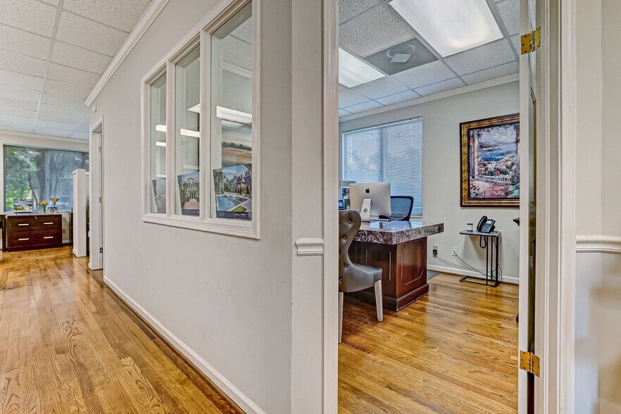 More Photos Of 5233 San Jose Blvd, Jacksonville Office Residential For Lease