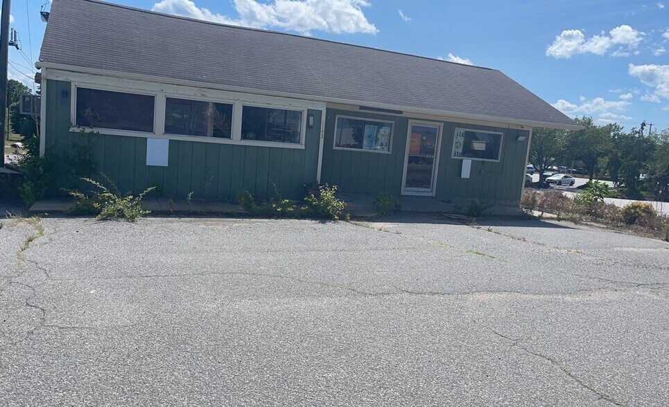 More Photos Of 1143 Fall River Ave, Seekonk Freestanding For Lease