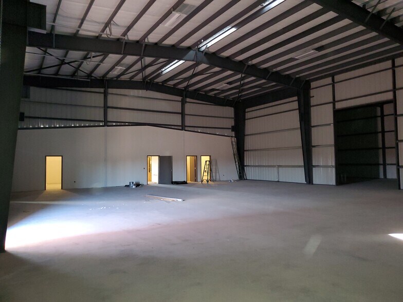 More Photos Of 1222 Cathead, Corpus Christi Warehouse For Lease