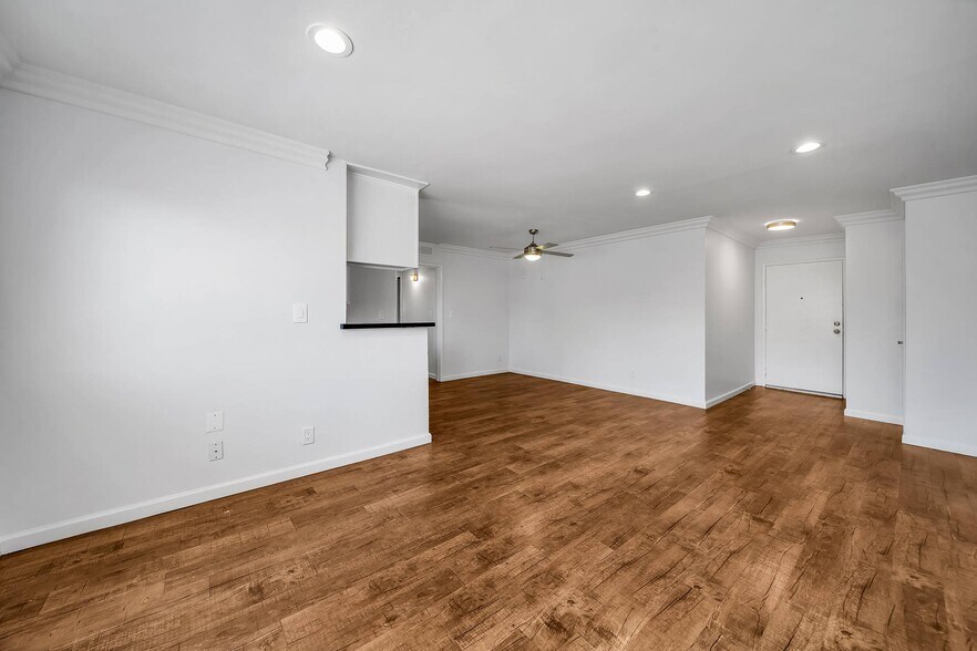 More Photos Of 1320 N Sycamore Ave, Los Angeles Apartments For Sale